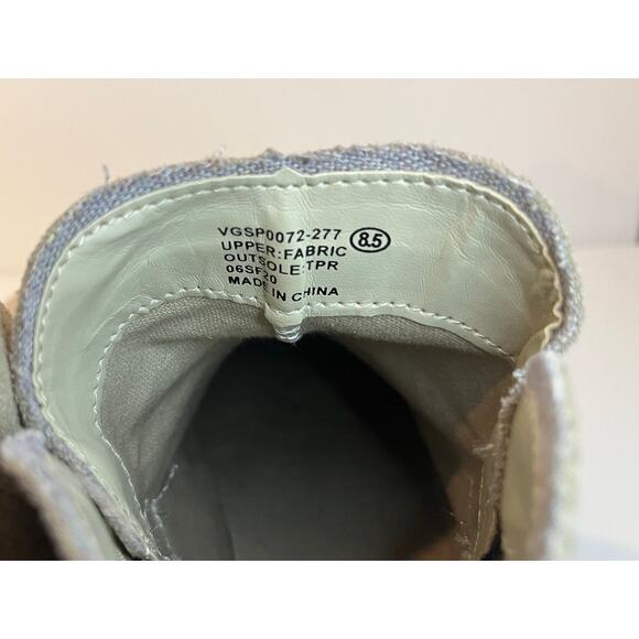 Very G Slip-On Flat Sneaker - Beige - Size 8.5 - Picture 4 of 8